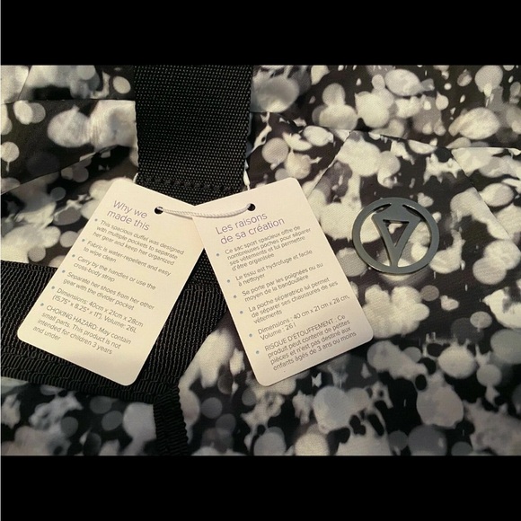 IVIVVA by Lululemon NEW W/TAG Most Popular HARD-TO-FIND Mindful Magic Duffel 26L - Picture 3 of 4